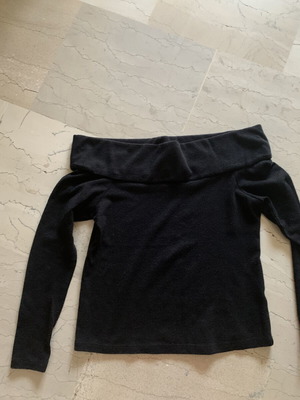 Off Shoulder Sweater Zara black size L like new