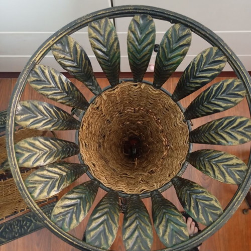 Ferforje decoration set used with copper details and natural woven straw