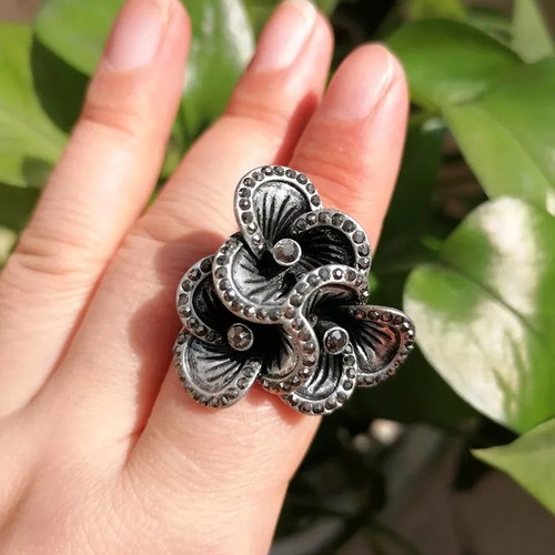 Flower No8 ring new, zinc alloy