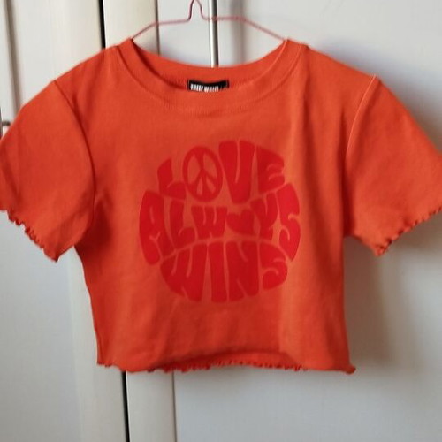 Orange crop top t-shirt size XS like new