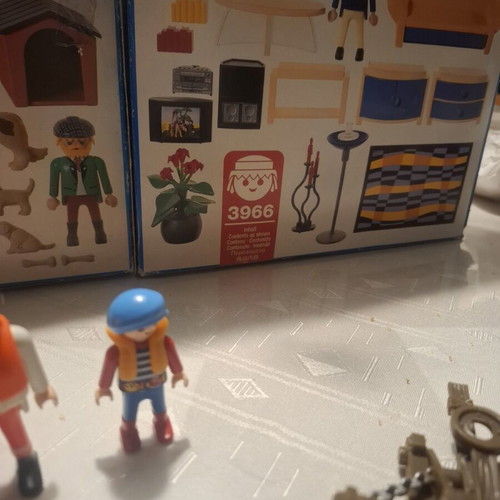 Playmobil sets 4265 & 3966 like new, complete with accessories