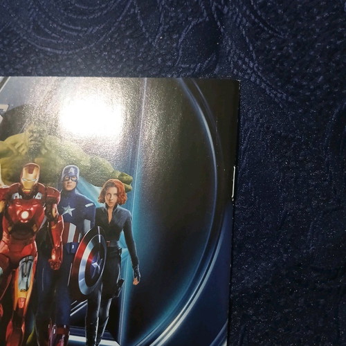 Uncanny X-men #10 like new with signature Marvel Comics