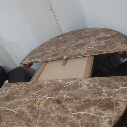 Extendable table