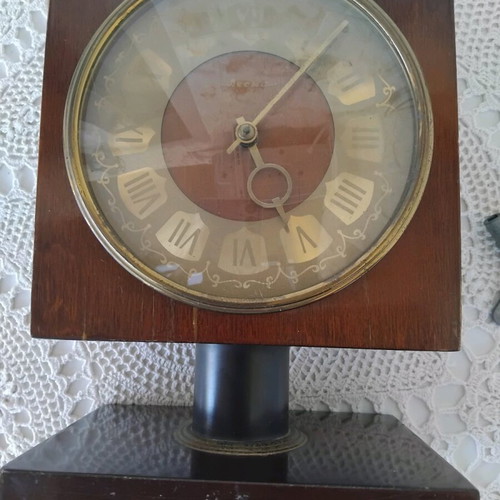 Vesna Vintage mechanical table clock used