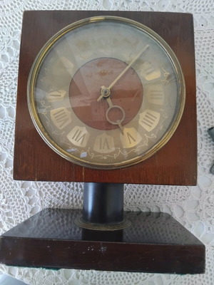 Vesna Vintage mechanical table clock used