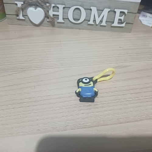 Minion Kinder Figure Keychain like new