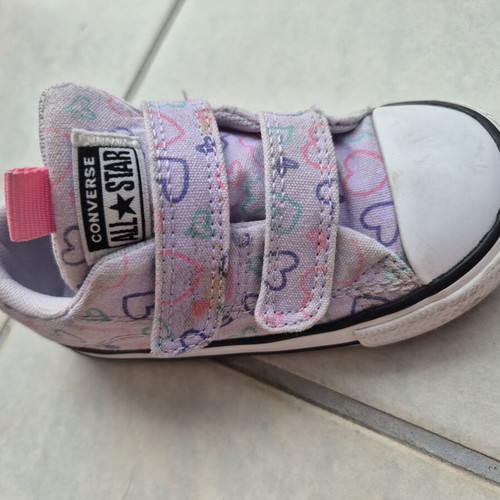 Converse All Star Rave Lilac Shoes with Hearts and Velcro Closure like new