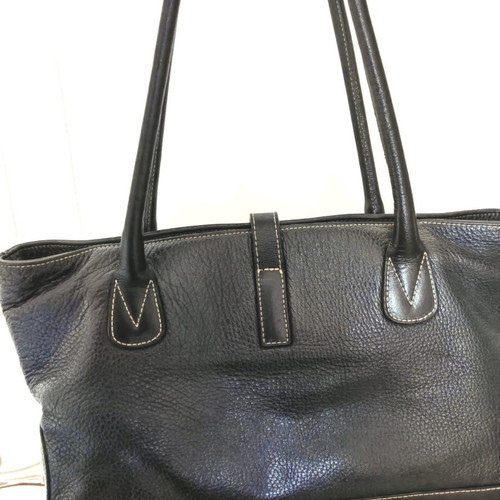 Leather shoulder bag used, black with ecru stitching