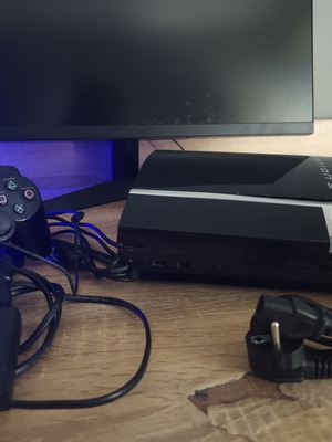 PlayStation 3 Fat console, no disc, broken CD