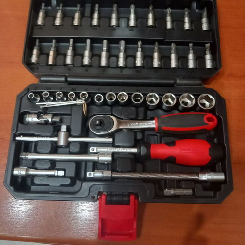 Tool kit with 46 pieces, like new