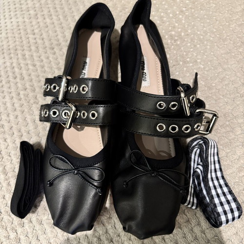 Miu Miu ballet flats like new, buttery soft lambskin, size 39, black
