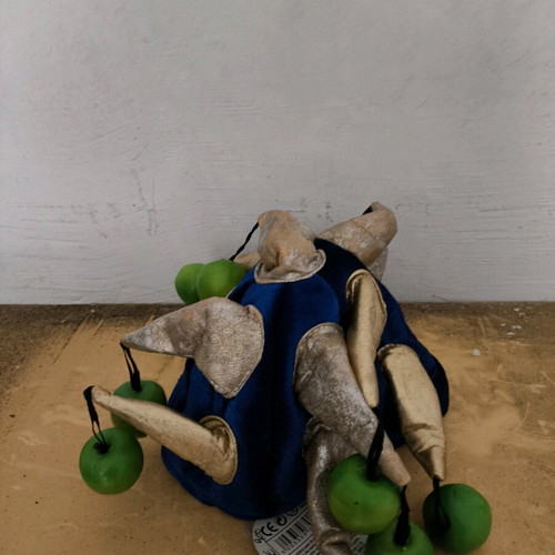 Carnival hat with pears new