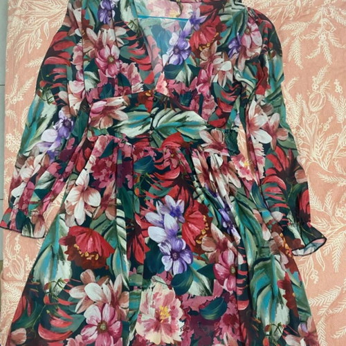 Floral dress like new, unworn, multicolored