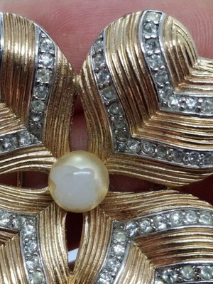 Vintage Trifari Flower Brooch μεταχειρισμένη