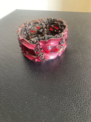 Bracelet red used with small damage