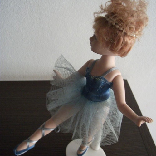 Vintage porcelain ballerina doll like new
