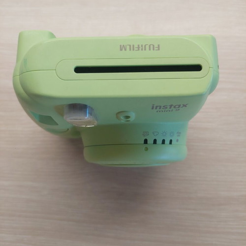 Instax Mini 9 Fujifilm instant camera lime green like new