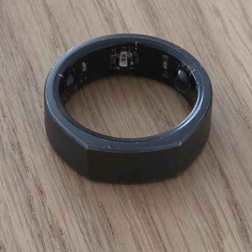 Oura Ring 3 used with charger, excellent sensors, 3-day battery