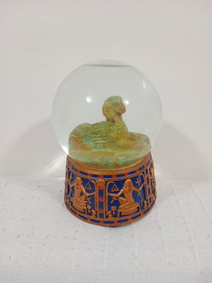 Musical snow globe Sphinx used with gold glitter and Aida music