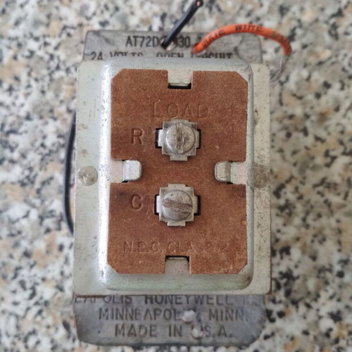 Honeywell AT72D1006 control transformer for electric water valves