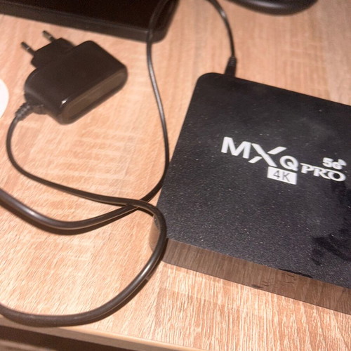 Tv box like new, fully functional with HDMI and WiFi