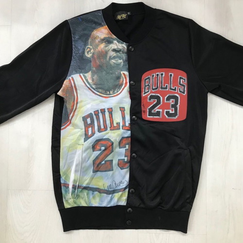 Chicago Bulls jacket used with Michael Jordan print, size S