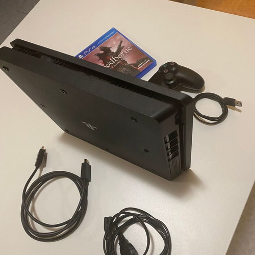 PlayStation 4 Slim like new with controller and Bloodborne