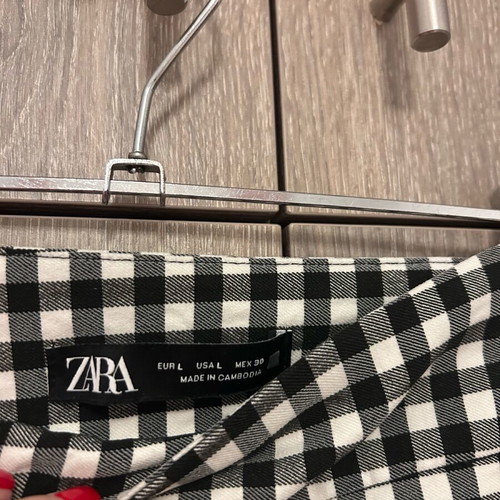 Zara women's checkered leggings like new, size L, black and white