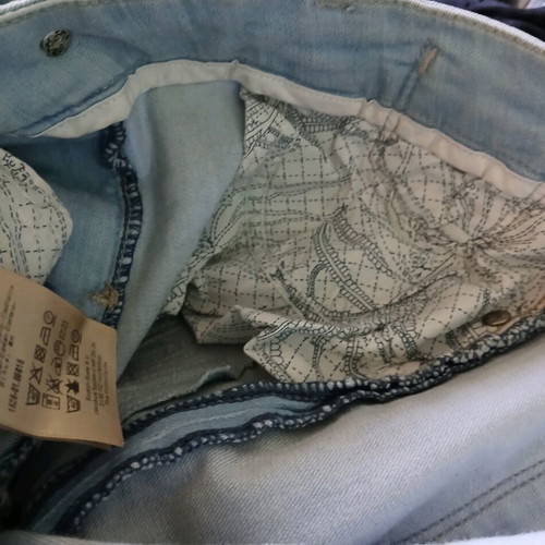 Maison Scotch jeans size 29 like new, white and blue