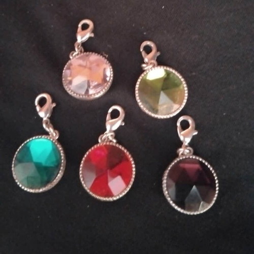 Charms with double-sided stones in 5 colors like new
