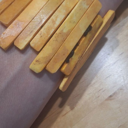 Vintage wide elastic bracelet natural material yellow