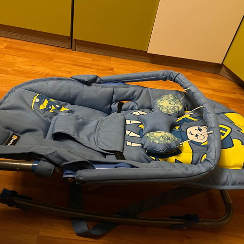 Bertoni Relax Style Baby Seat like new with toy bar