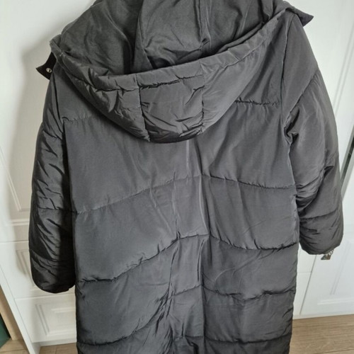 Long jacket used, warm with pockets and hood, zipper with two locks, size XL-XXL