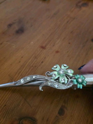 Vintage metal hair clip with flowers and rhinestones new, silver color