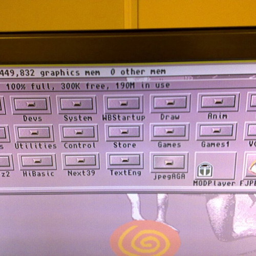 Amiga 1200 complete set like new with 200MB hard drive and accessories