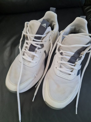 Adidas ανδρικά αθλητικά παπούτσια σε λευκό, νούμερο 42, με μικρές φθορές