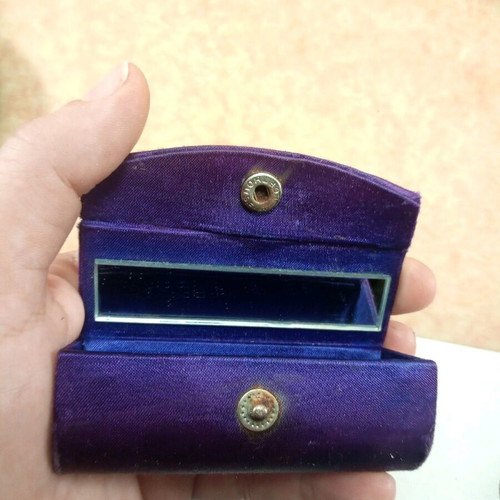 Lipstick case used with mirror and wear on metal parts
