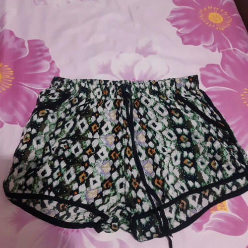 Boho airy short shorts like new, size S, black and green
