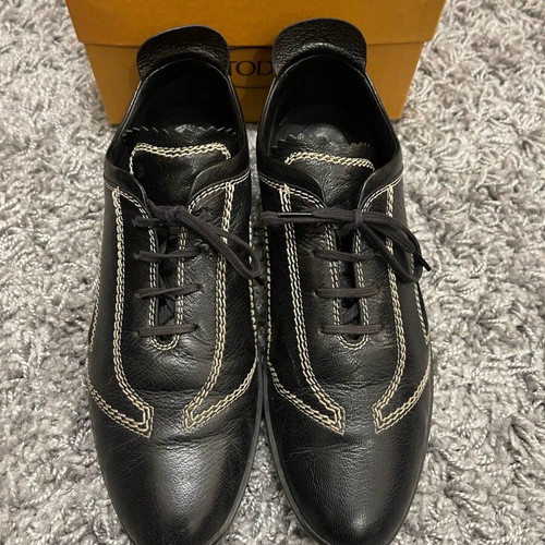 Tod’s leather sneakers black with white stitching like new, size 38
