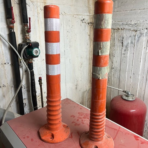 Traffic marking posts used, height 76cm