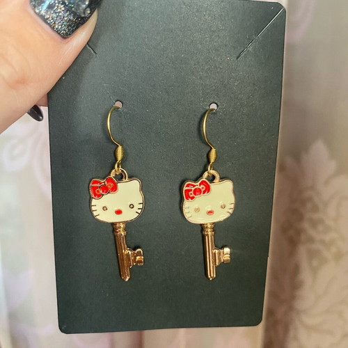 Hello Kitty key-shaped earrings new, gold tone