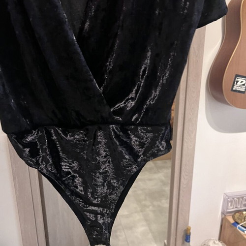 Anel black velvet bodysuit size L like new