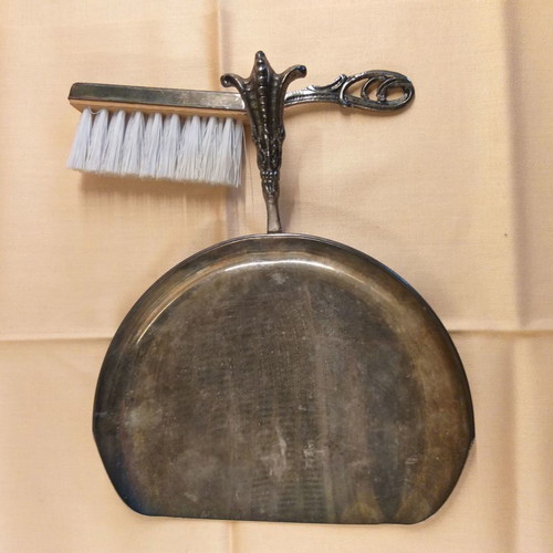 Silver-plated crumb collector used Zoulovits 1950