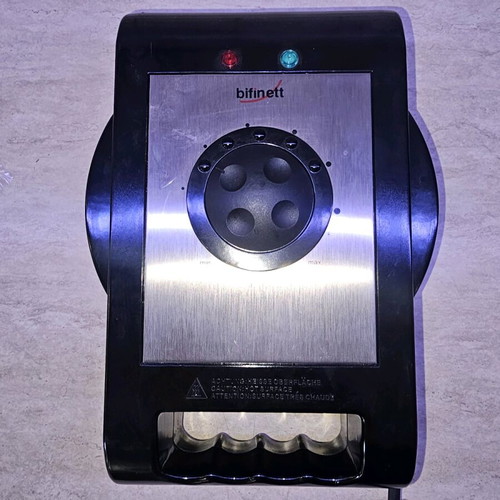 Waffle maker like new non-stick