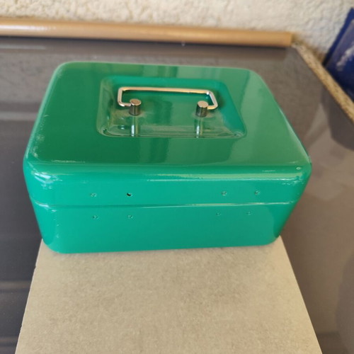 Metal cash box with security keys, green