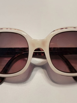 Dolce & Gabbana sunglasses like new, white