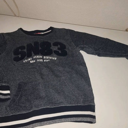 Energiers sweatshirts pack of 4 like new for 8 years old
