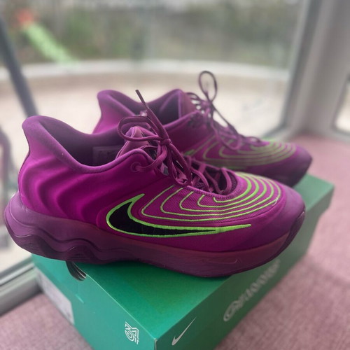 Nike Giannis Immortality athletic shoes used, size 45.5, green and purple