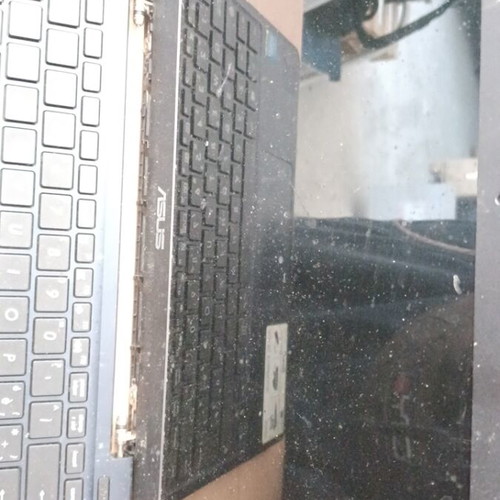 Asus x205t parts used, no charger, missing screws and hinge cover
