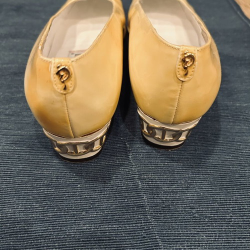 Pollini women's heels used yellow leather with patent toe